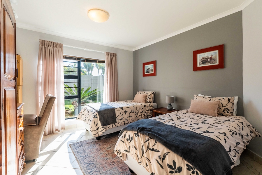 4 Bedroom Property for Sale in Menkenkop Western Cape